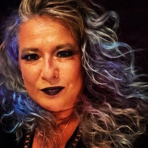 Meet your Posher, Michele
